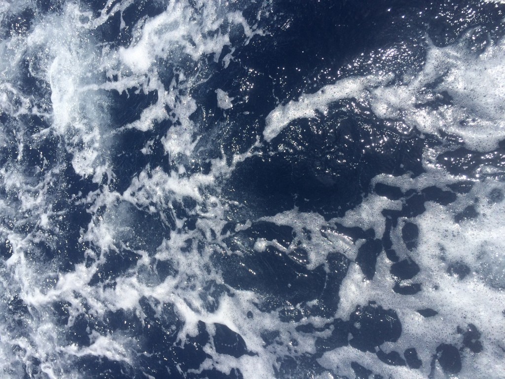 Sea Textures - Flow Under The Hull - Pacific Ocean