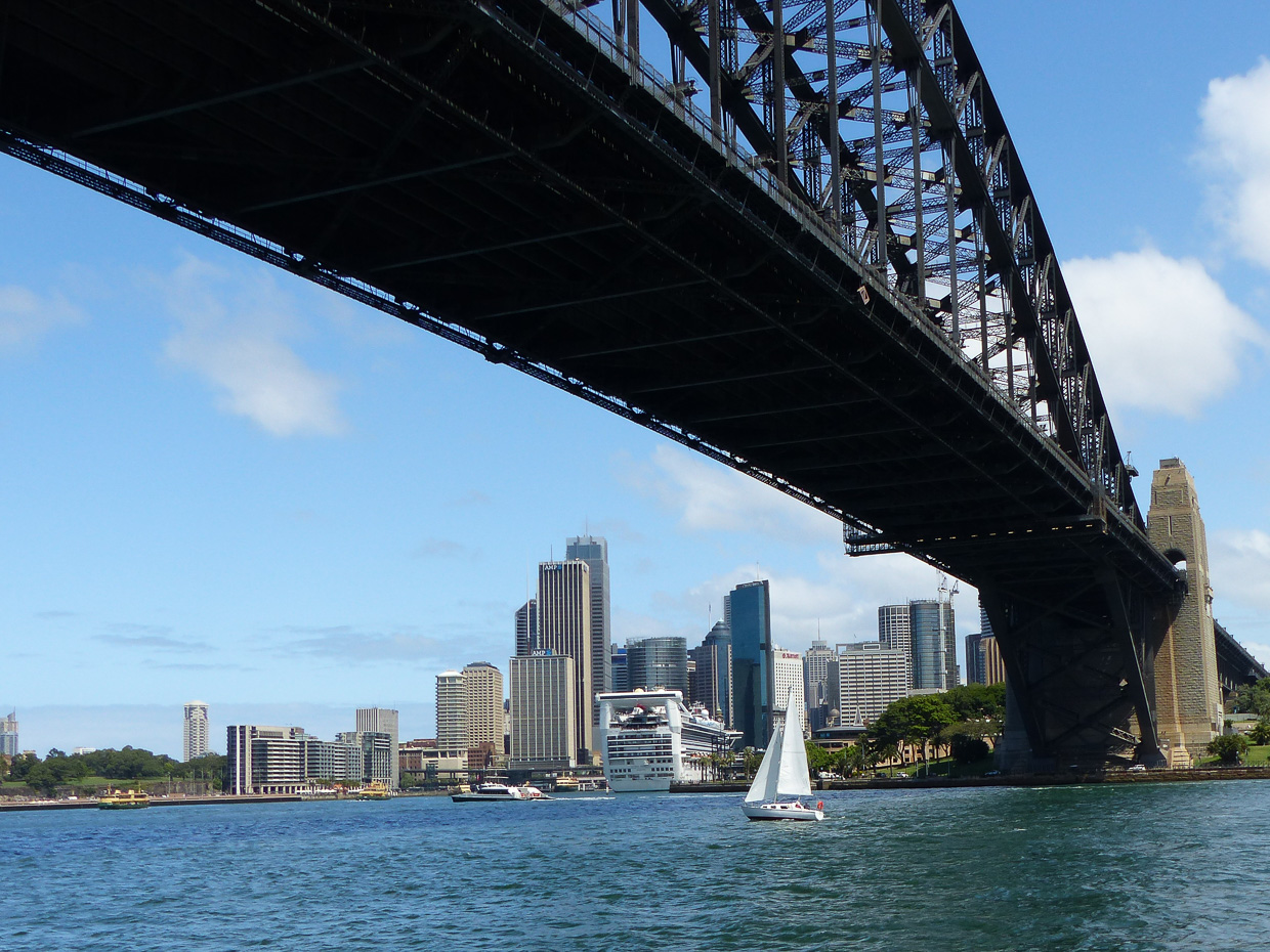 Sailing Into Sydney Harbour