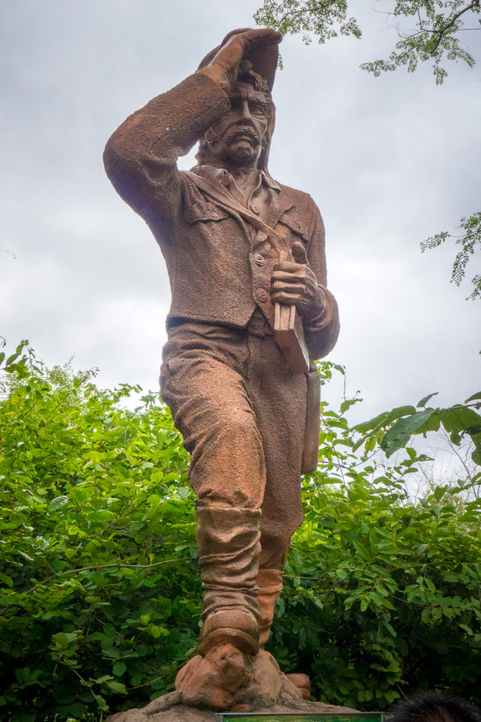 Statue of Livingtone at Victoria Falls