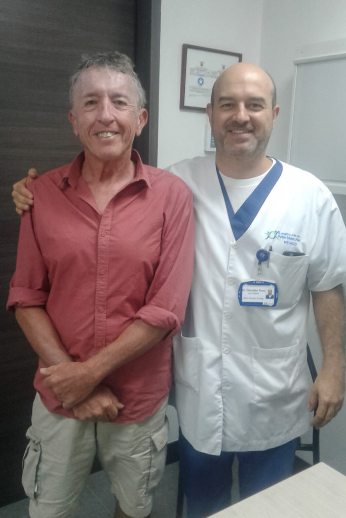 Patient with oncologist at Pablo Tobin Uribe